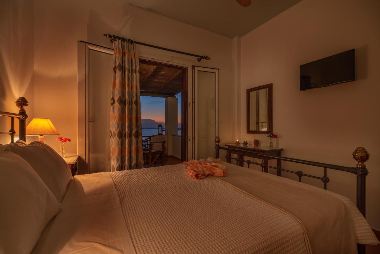Reggina'S Apartments Finikas  Ngoại thất bức ảnh