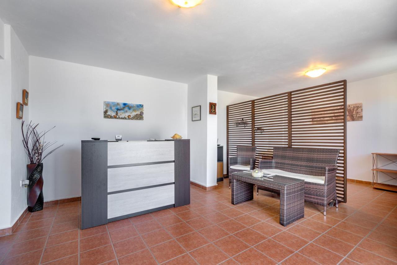 Reggina'S Apartments Finikas  Ngoại thất bức ảnh